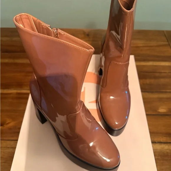 Gianni Bini Brown Platform Heeled Boots - Picture 7 of 7